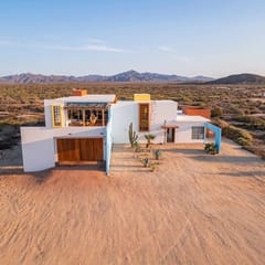 Beachfront Villa • 8 Guests • Pool • WiFi
