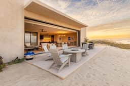 Beachfront Villa · Lighthouse · 11 Guests - Image 2