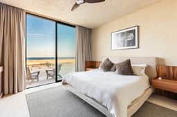 Beachfront Villa · Lighthouse · 11 Guests - Image 5