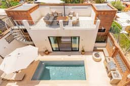 Downtown Home - Pool - Starlink WiFi- Parking - AC - Image 3
