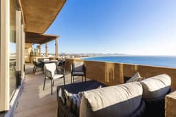 Private Hot Tub - Gym - Infinity Pool - Image 2