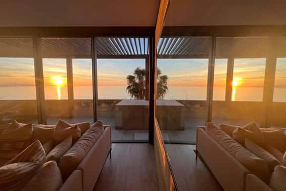 Ocean View • Beach Access • Pool • WiFi - Image 1