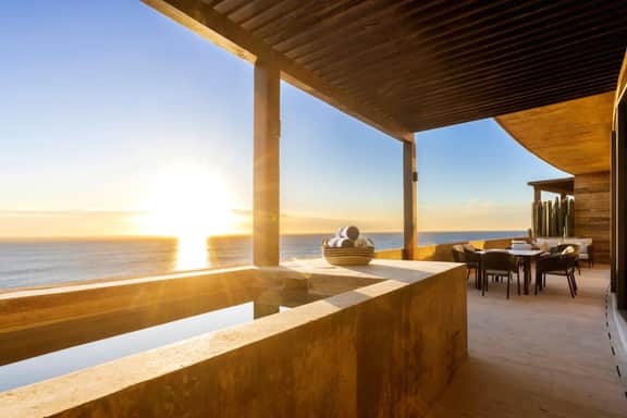 Private Hot Tub - Gym - Infinity Pool - Image 3